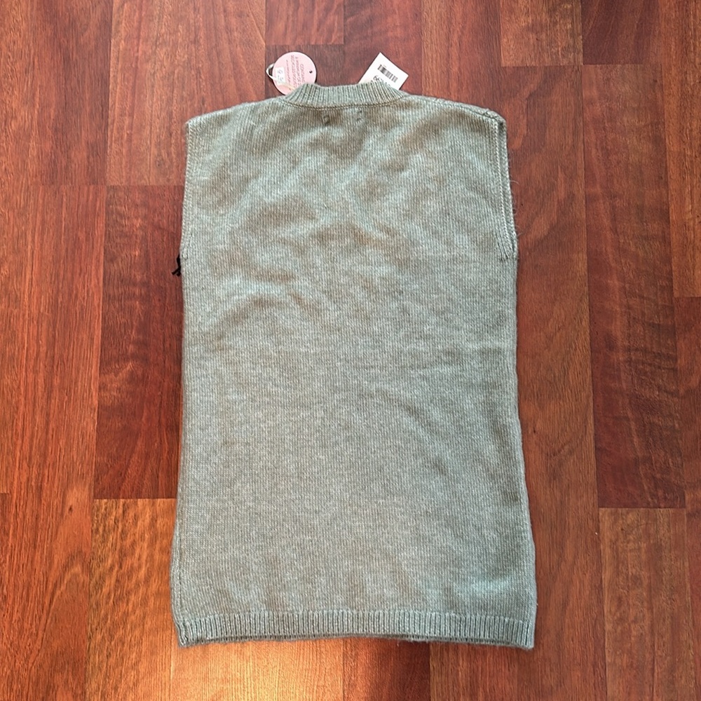 Cable Knit Sweater Vest - Picture 2 of 4